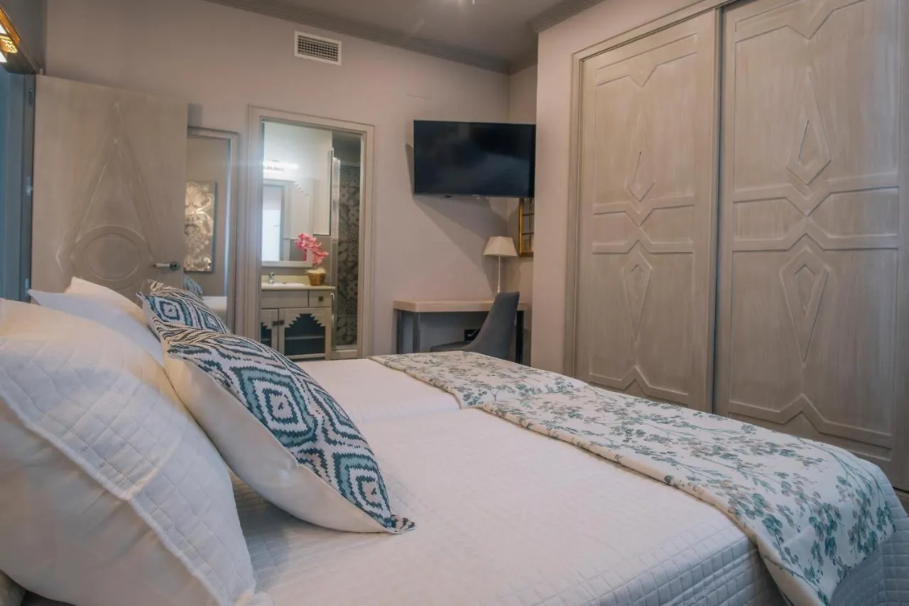 Apartamentos Turísticos La Baílla Rota 0*,  España