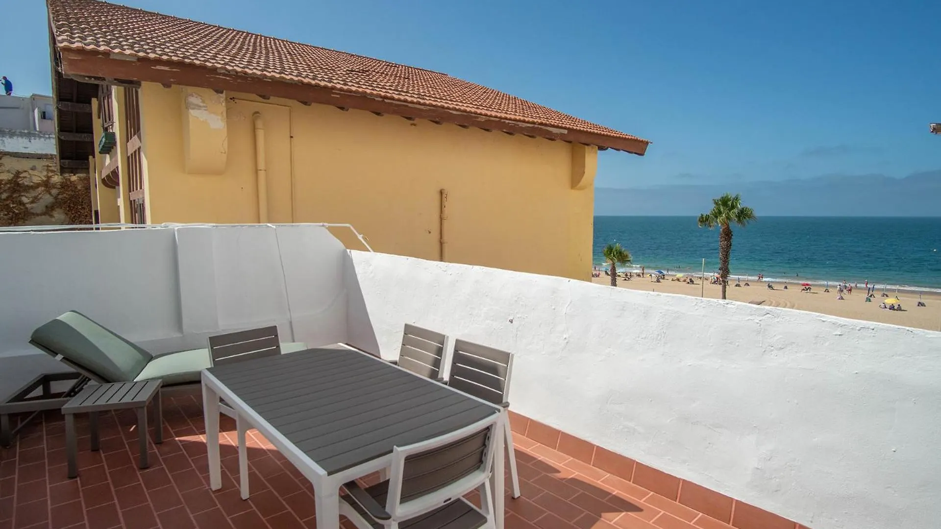 Apartamentos Turisticos La Bailla Rota 0*,
